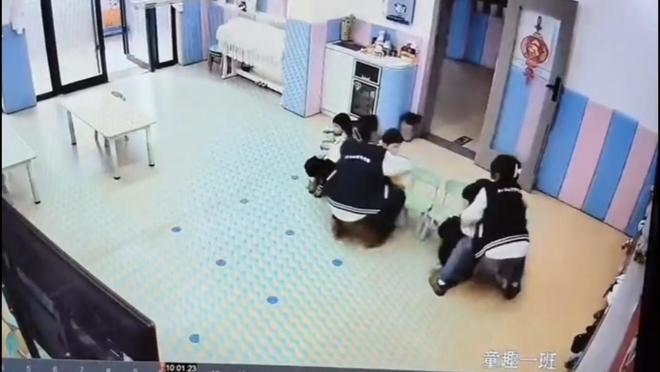 后续来了！网友表示：这嘉奖是不是低了ky开元棋牌地震中高中生背起同学逃生(图17)