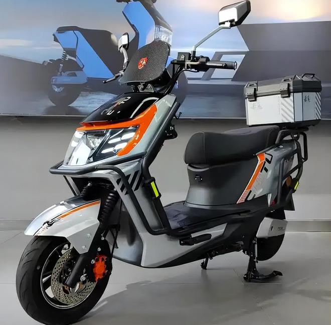 什么雅迪、爱玛却不用仅用72V电池？开元棋牌84V、96V电池性能更强为(图4)