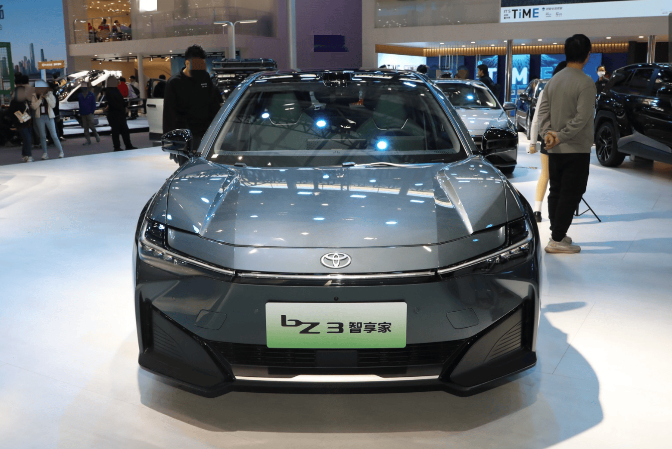 万起的纯电中型家用轿车来了！开元棋牌丰田的又一利器938(图2)